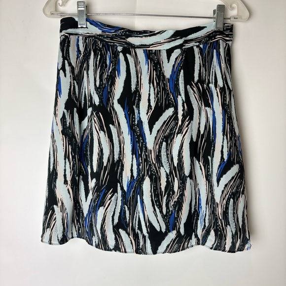 Reiss Astrid Printed Mini Flippy Wrap Skirt Black Print - Picture 5 of 9